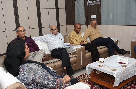 Refresher Course on Statistical Physics - 2017